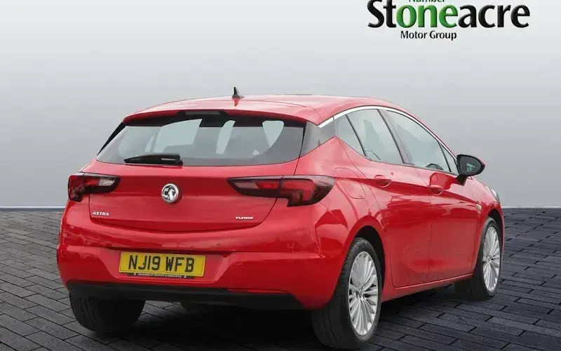 Used Vauxhall Astra Elite 150 HP (110 kW) 2019 Red Hatchback