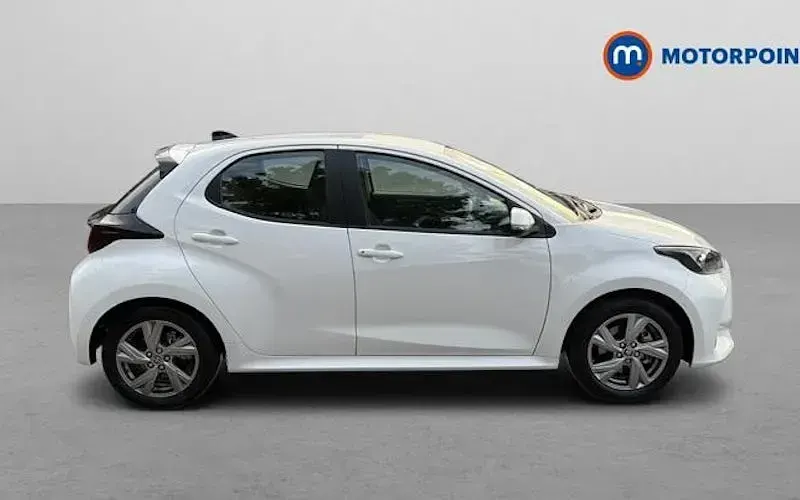 Used Toyota Yaris 116 HP (85 kW) 2025 White Hatchback