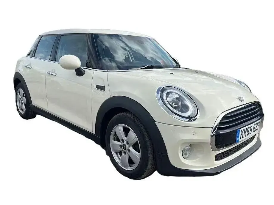 Używany Mini Cooper Hatch 136 KM (100 kW) 2018 Biały Hatchback