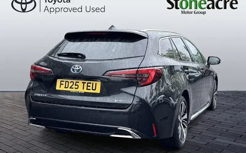 Used Toyota Corolla Design 140 HP (102 kW) 2026 Estate