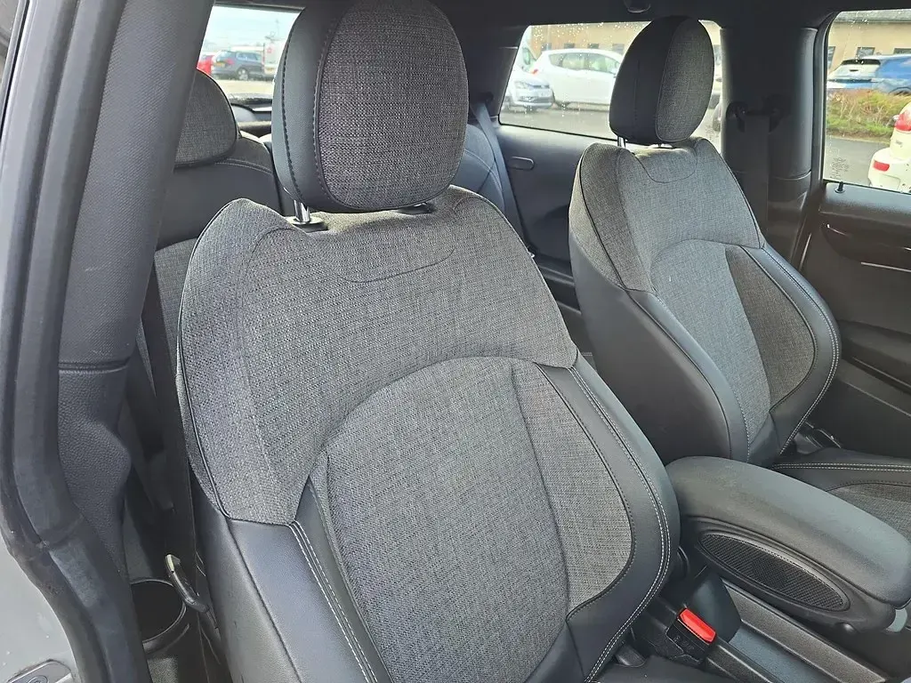 Używany Mini Cooper S Hatch 135 kW (184 KM) 2021 Srebrny Hatchback