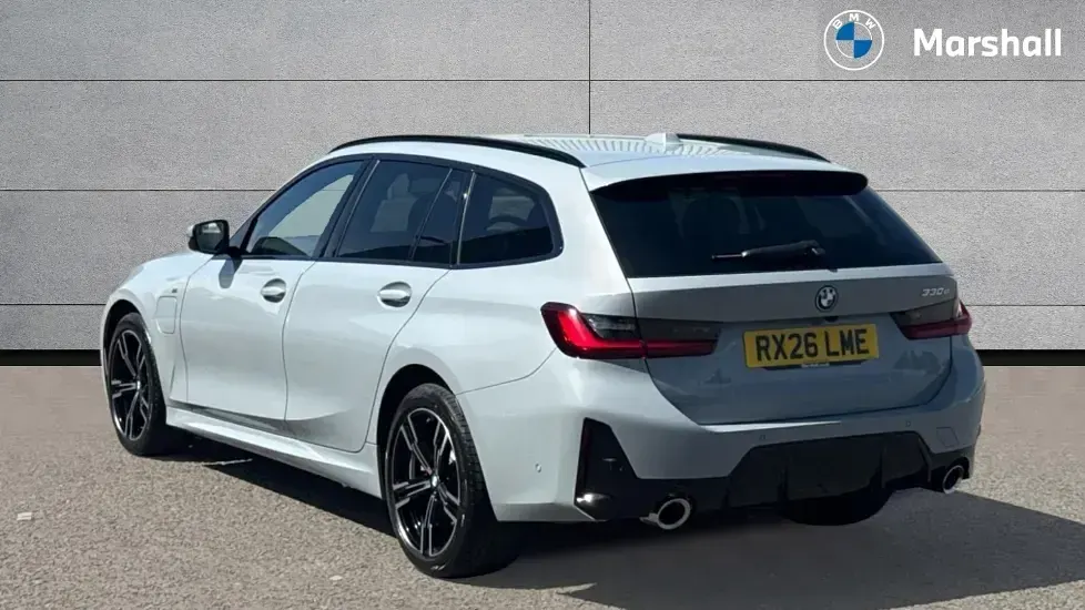 New BMW 330e M Sport 292 HP (214 kW) 2026 Brooklyn grey metallic Estate