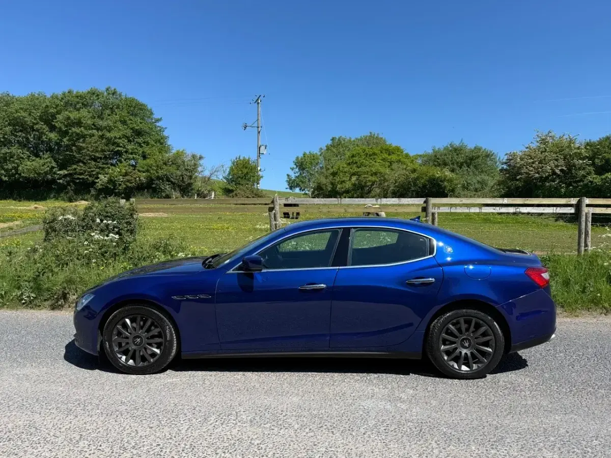 Used Maserati Ghibli 275 HP (202 kW) 2014 Blue Sedan