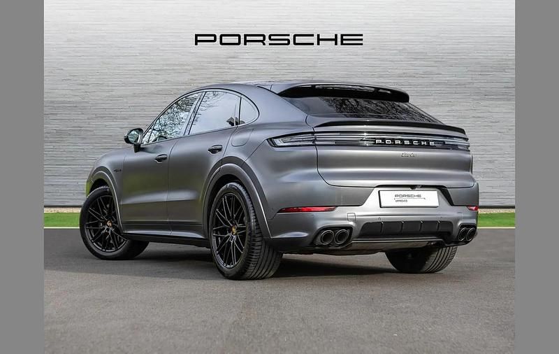 New Porsche Cayenne Turbo E-Hybrid 729 HP (536 kW) 2025 Grey SUV