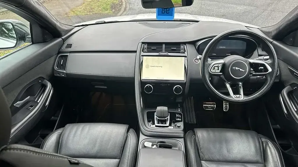Usado Jaguar E-Pace R-Dynamic 304 HP (223 kW) 2021 Branco SUV