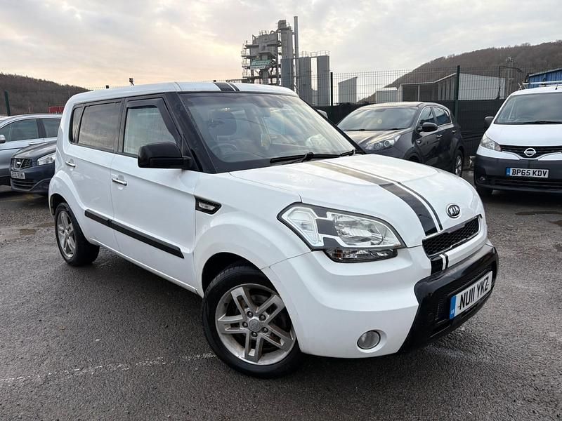 White Used 2011 Kia Soul SUV | £1,499 (Fair price) - Image 1/4