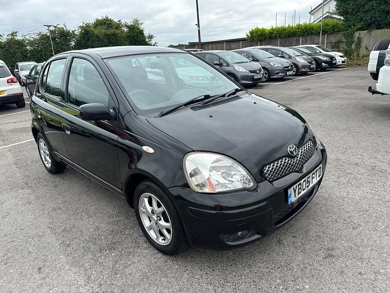 Black Used 2005 Toyota Yaris Hatchback | £1,999 (A bit pricey) - Image 1/4