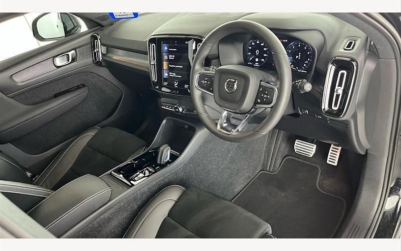 Used Volvo XC40 R-Design 163 HP (119 kW) 2021 SUV