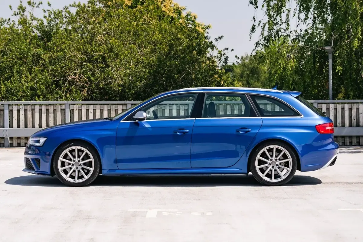 Used Audi RS4 450 HP (330 kW) 2014 Blue Estate