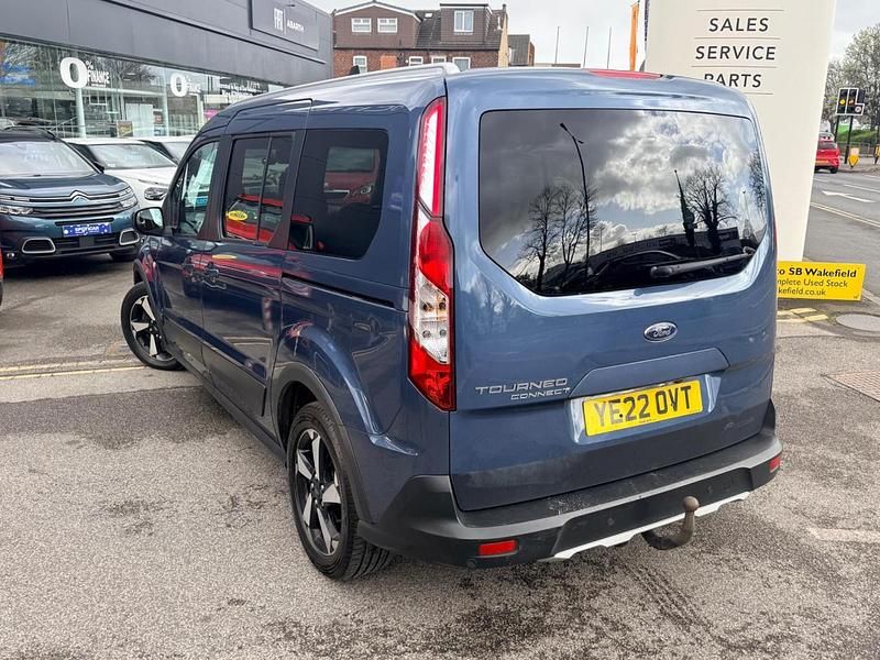 Used Ford Grand Tourneo Connect Active 118 HP (86 kW) 2022 Blue MPV