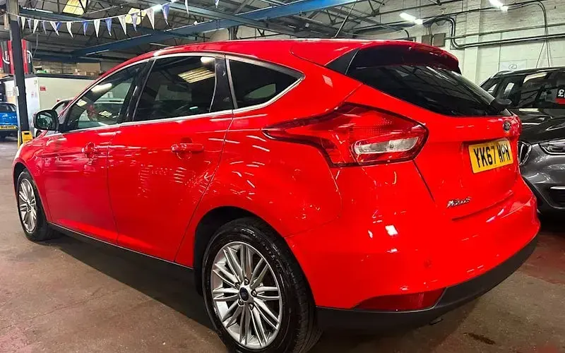 Used Ford Focus Zetec 120 HP (88 kW) 2017 Red Hatchback