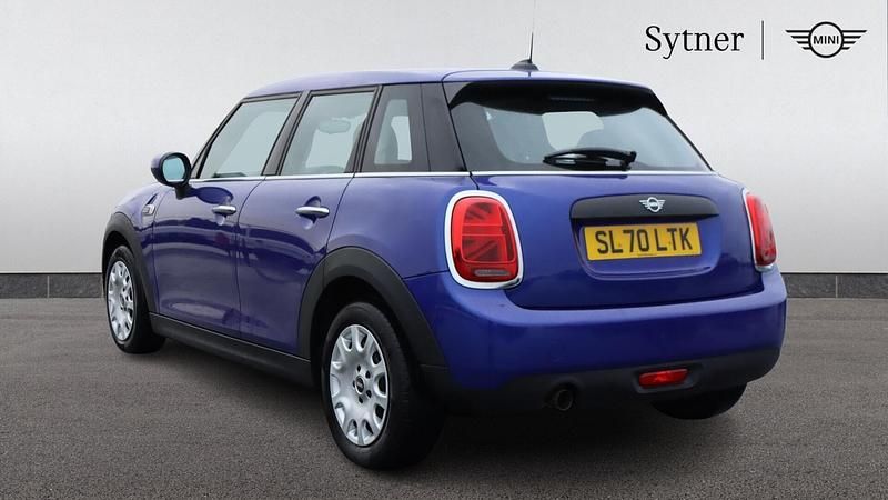 Used Mini ONE Classic 101 HP (74 kW) 2020 Blue Hatchback