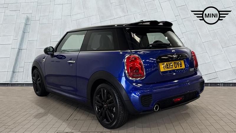 Used Mini Cooper Hatch 134 HP (98 kW) 2019 Blue Hatchback