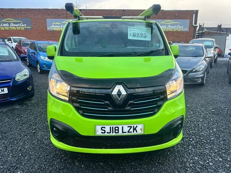 Used Renault Trafic 2018 Green MPV