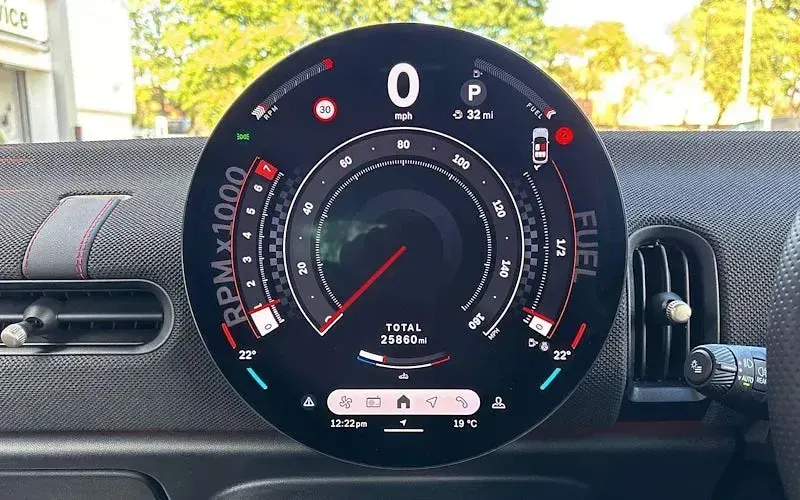 Used Mini Cooper Sport 114 kW (156 HP) 2025 Black Hatchback