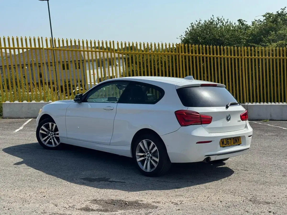 Used BMW 118 Sport Line 2017 White Hatchback