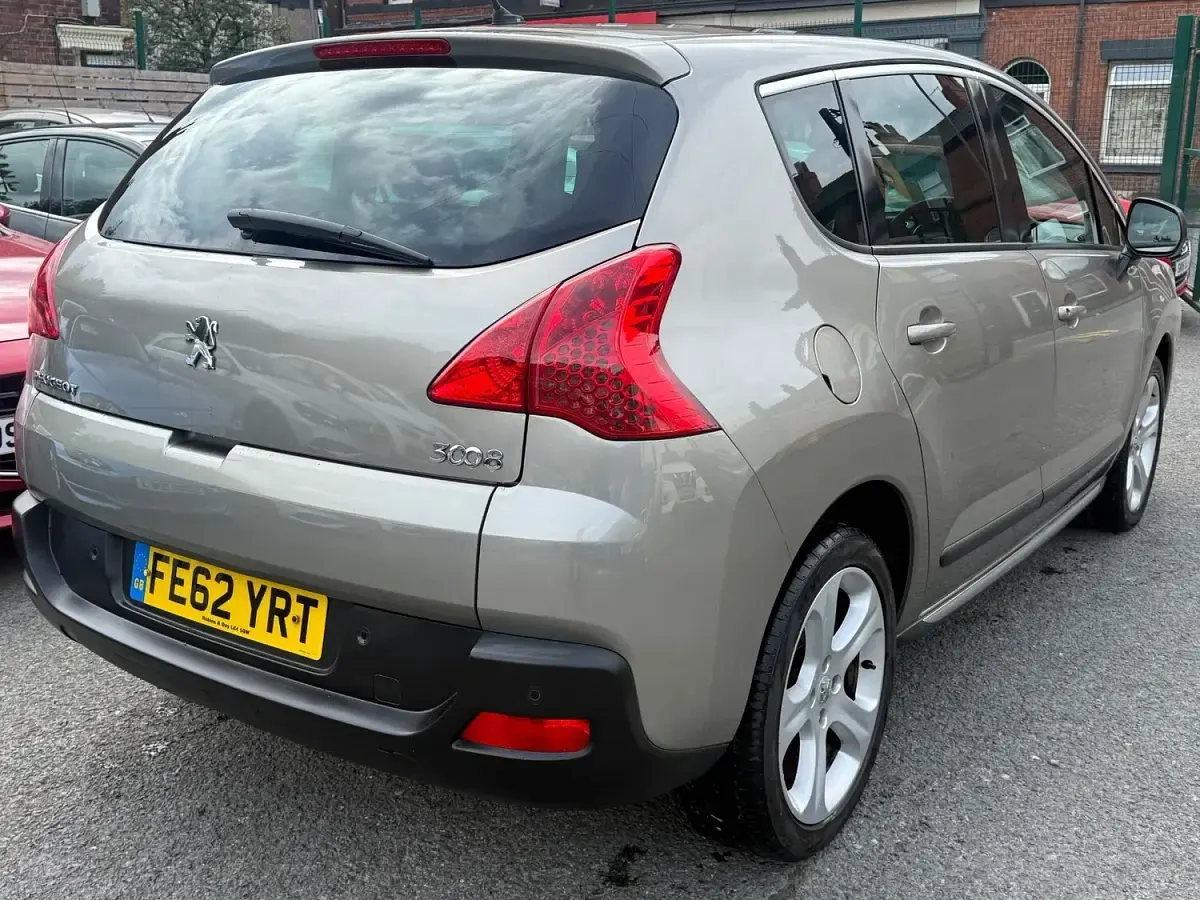 Used Peugeot 3008 Allure 112 HP (82 kW) 2012 Grey Estate