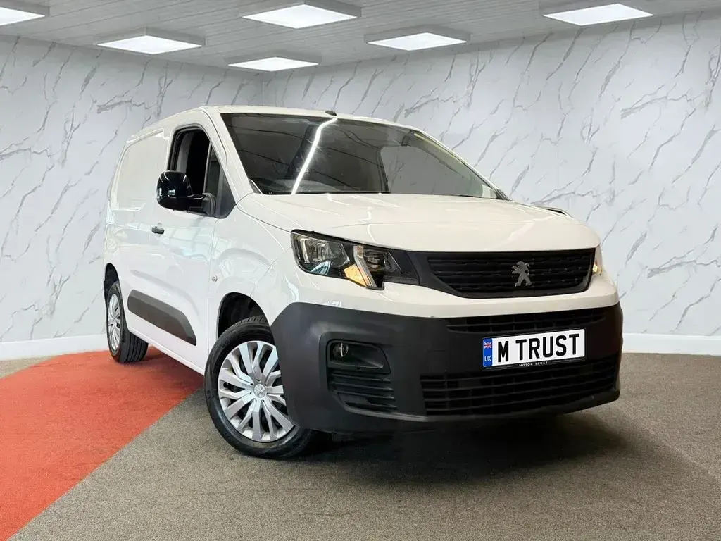 Used Peugeot Partner Premium 2022 White MPV