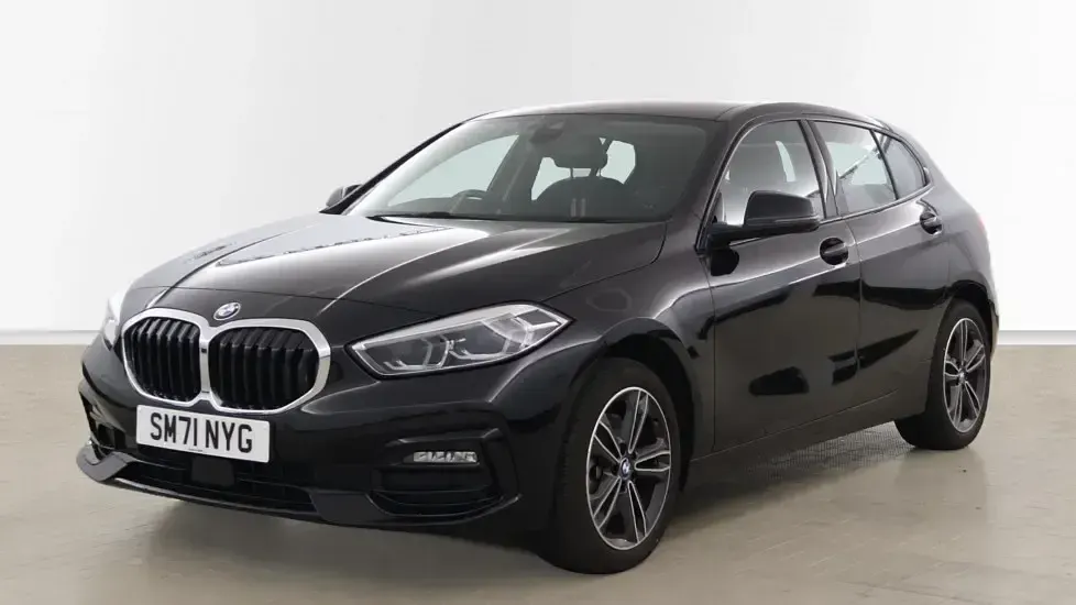 Usado BMW 118 Sport Line 134 HP (98 kW) 2022 Preto Citadino