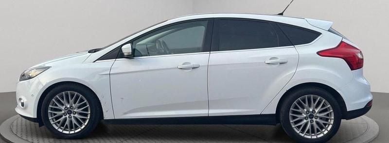Used Ford Focus Zetec 2012 White Hatchback