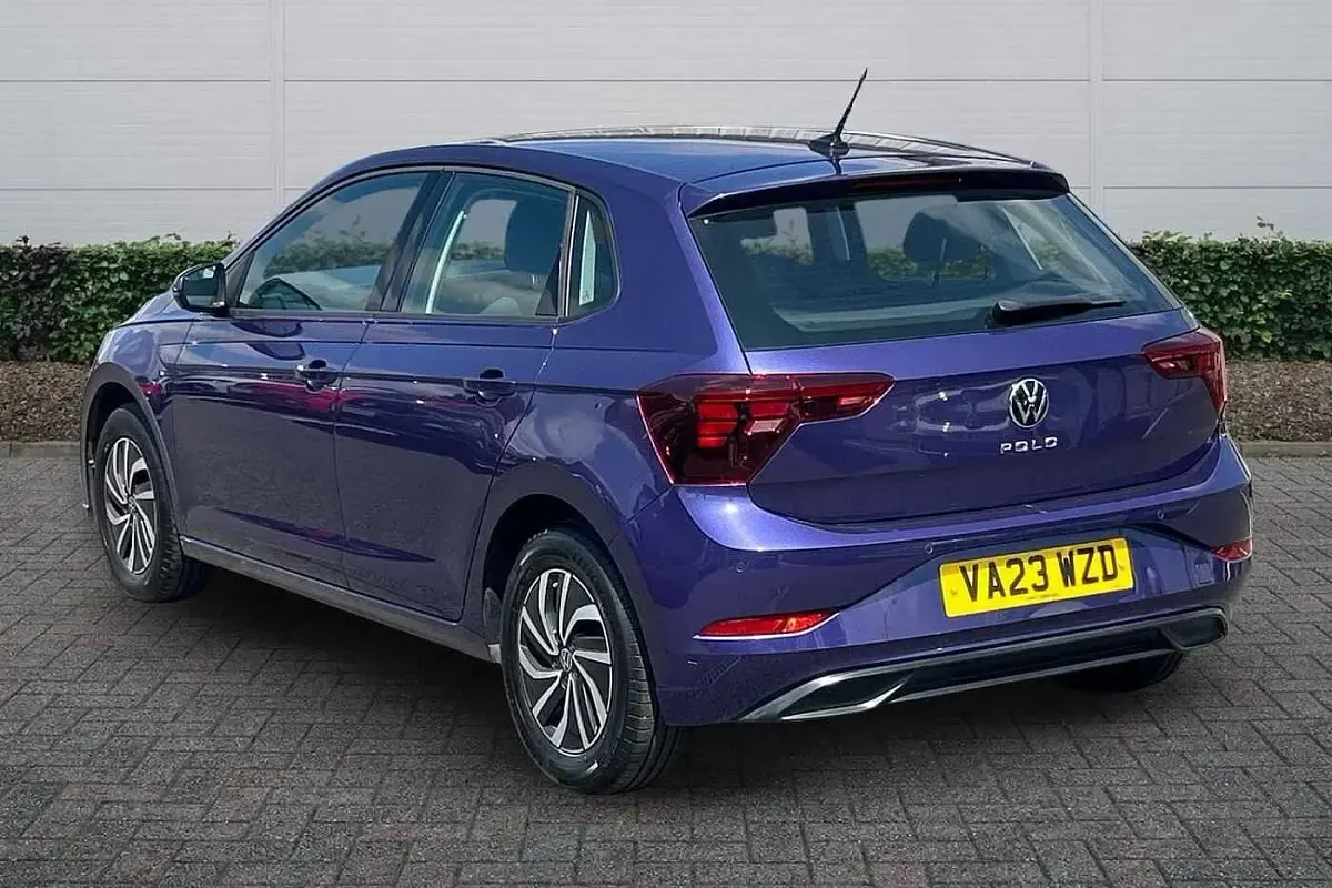 Used VW Polo Life 95 HP (69 kW) 2023 Mauve/purple Hatchback