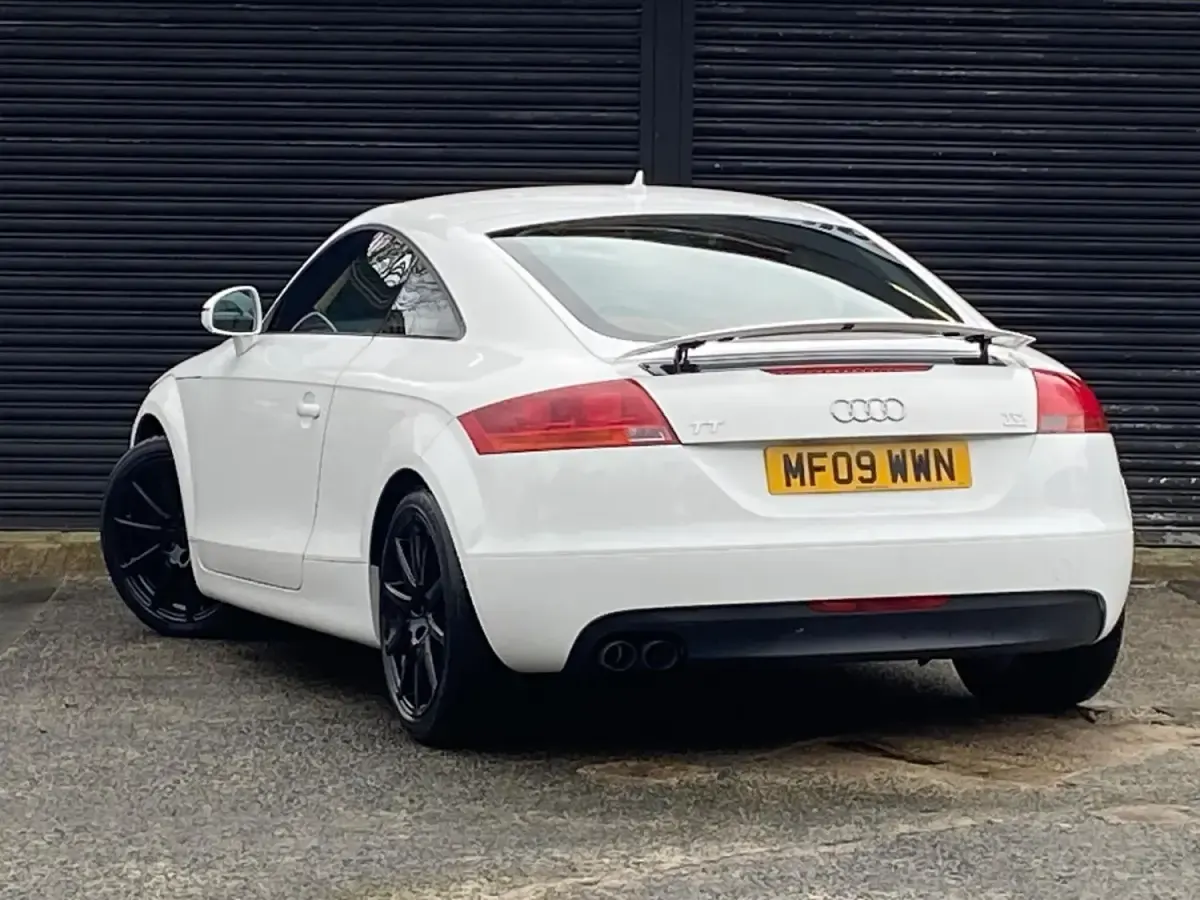 Używany Audi TT Comfort 170 KM (125 kW) 2009 Biały Coupe