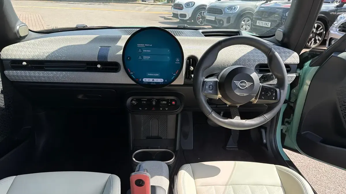 Used Mini Cooper Hatch 156 HP (114 kW) 2024 Ocean wave green Hatchback