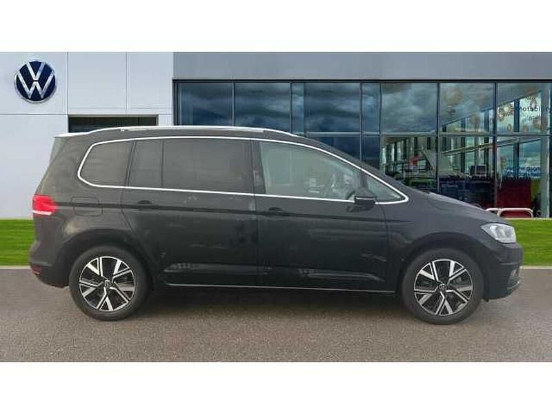Used VW Touran SEL 150 HP (110 kW) 2025 Grenadilla black metallic MPV