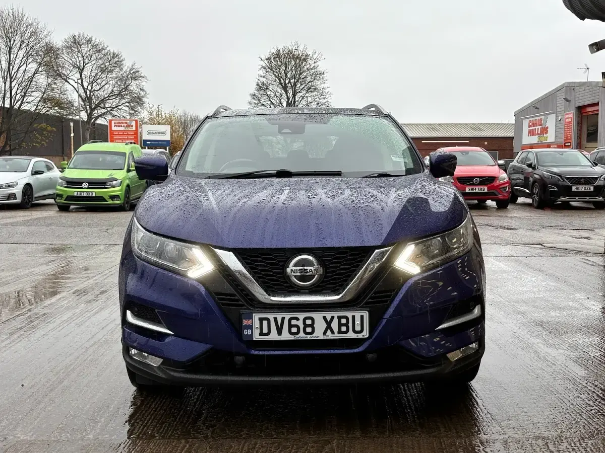 Used Nissan Qashqai N-Connecta 113 HP (83 kW) 2018 Ink blue pearl SUV