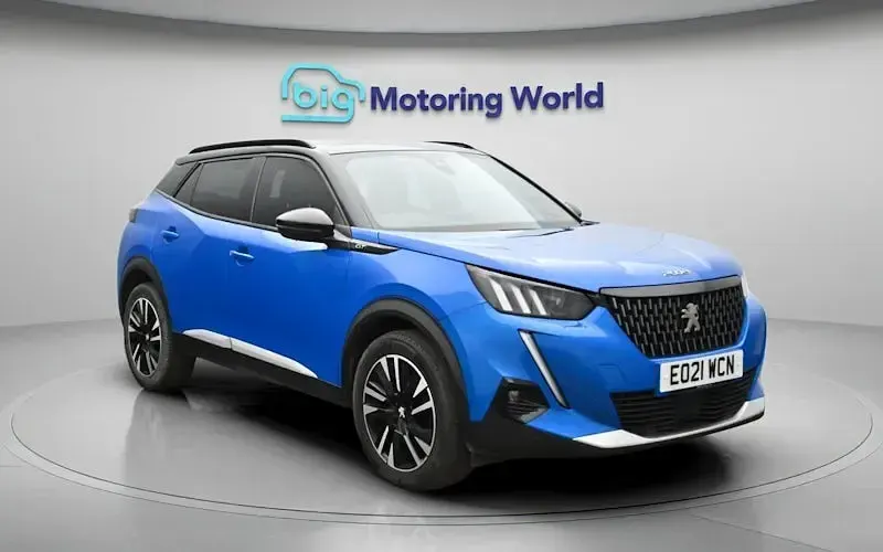Używany Peugeot 2008 Premium 155 KM (114 kW) 2021 Niebieski SUV