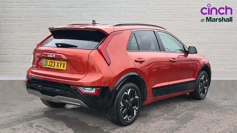 Used Kia e-Niro 147 kW (201 HP) 2023 Orange SUV