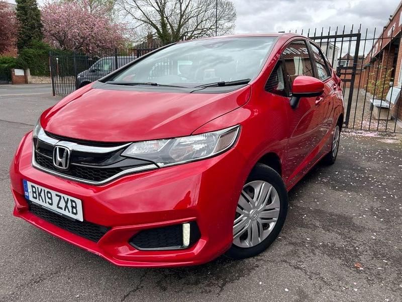 Second-hand Honda Jazz S 102 CP (75 kW) 2019 Roșu Hatchback