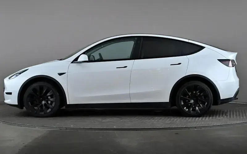 Usado Tesla Model Y Long Range AWD 286 kW (389 HP) 2025 SUV