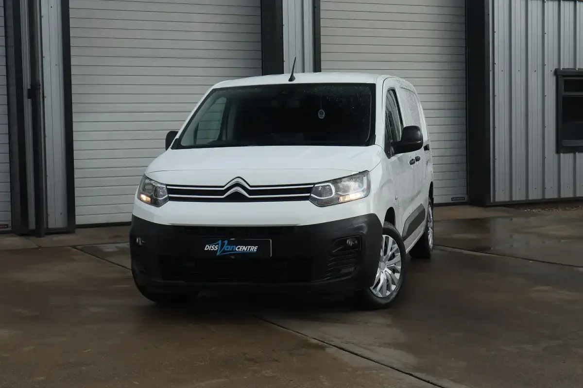 Used Citroën Berlingo 100 HP (73 kW) 2021 White MPV