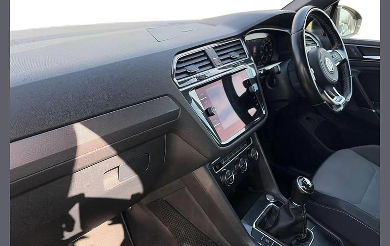 Used VW Tiguan R-line 150 HP (110 kW) 2017 Black SUV