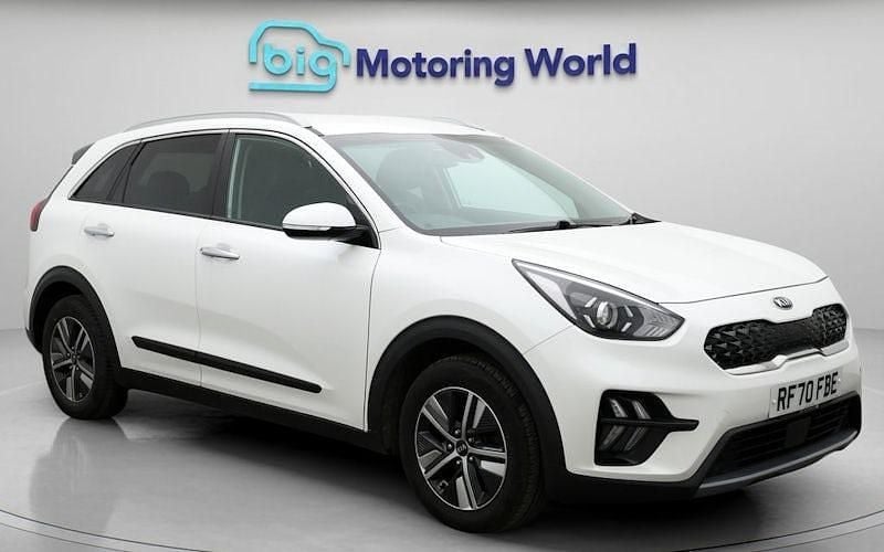 White Used 2021 Kia Niro SUV | £15,300 (Good price) - Image 1/4