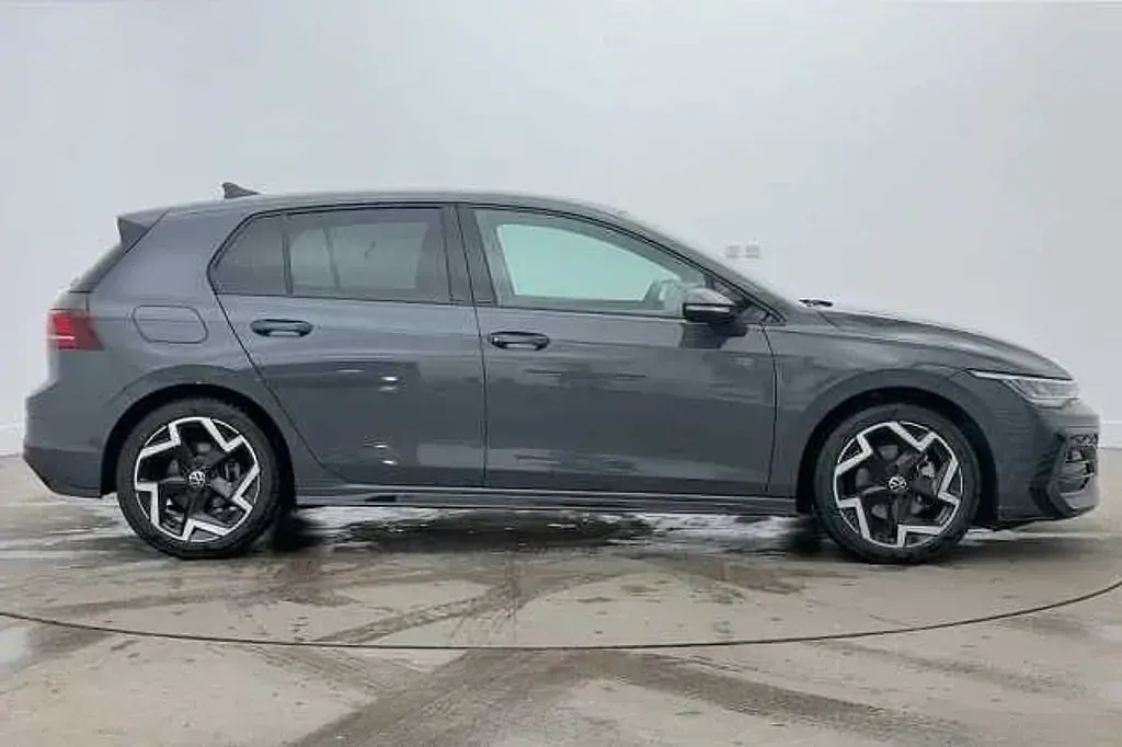 Używany VW Golf VIII 150 KM (110 kW) 2025