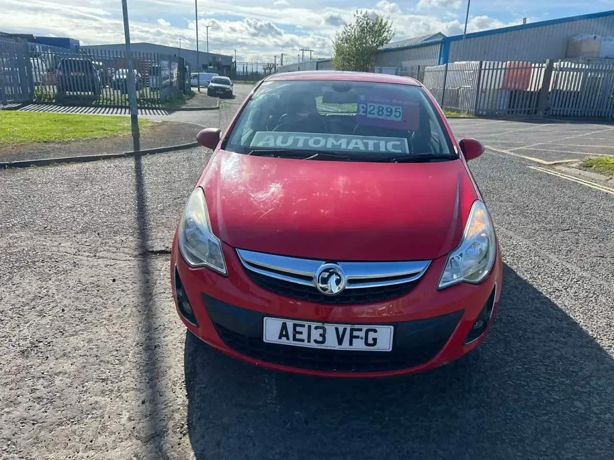 Second-hand Vauxhall Corsa 2013 Roșu Hatchback