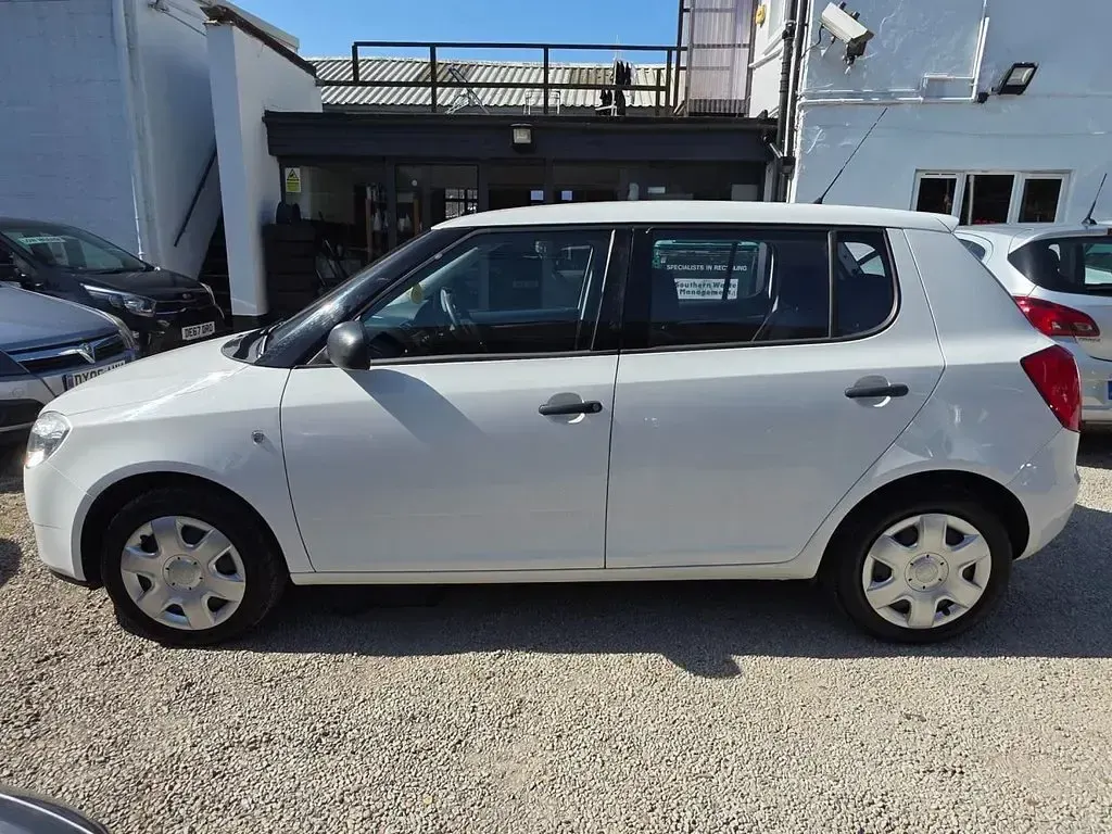 Used Skoda Fabia 2010 White Hatchback