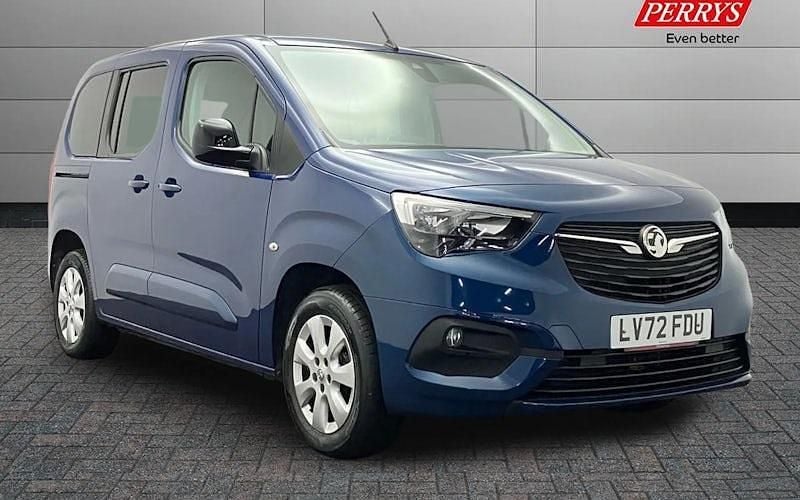 Used Vauxhall Combo 102 HP (75 kW) 2022 Estate