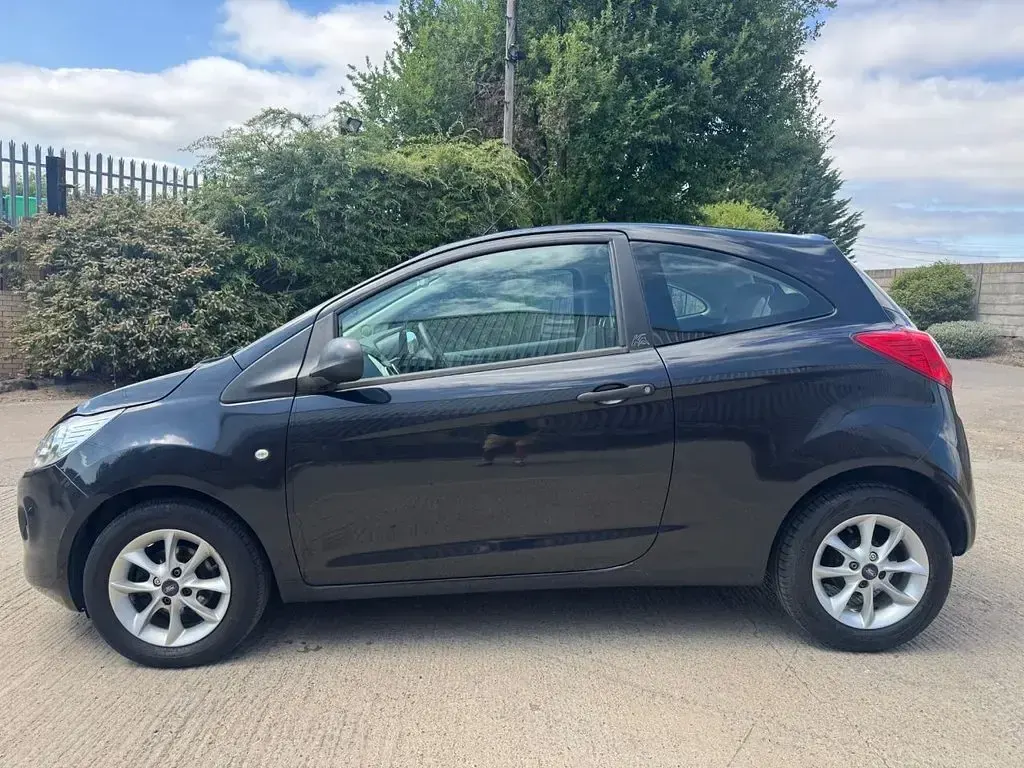 Used Ford Ka Studio 69 HP (50 kW) 2015 Black Hatchback