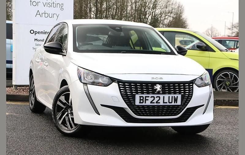 Used Peugeot 208 Allure Premium 101 HP (74 kW) 2022 White Hatchback