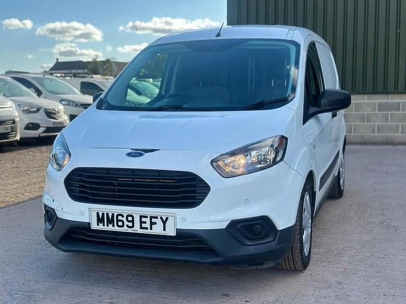 Używany Ford Transit 100 KM (73 kW) 2020 Biały Sedan/Limuzyna