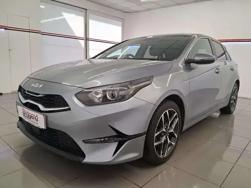 Used Kia Ceed 158 HP (116 kW) 2022 Silver Hatchback