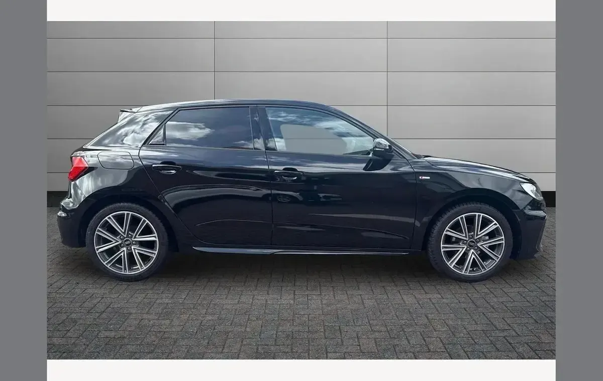 Used Audi A1 S-Line 94 HP (69 kW) 2026 Black SUV
