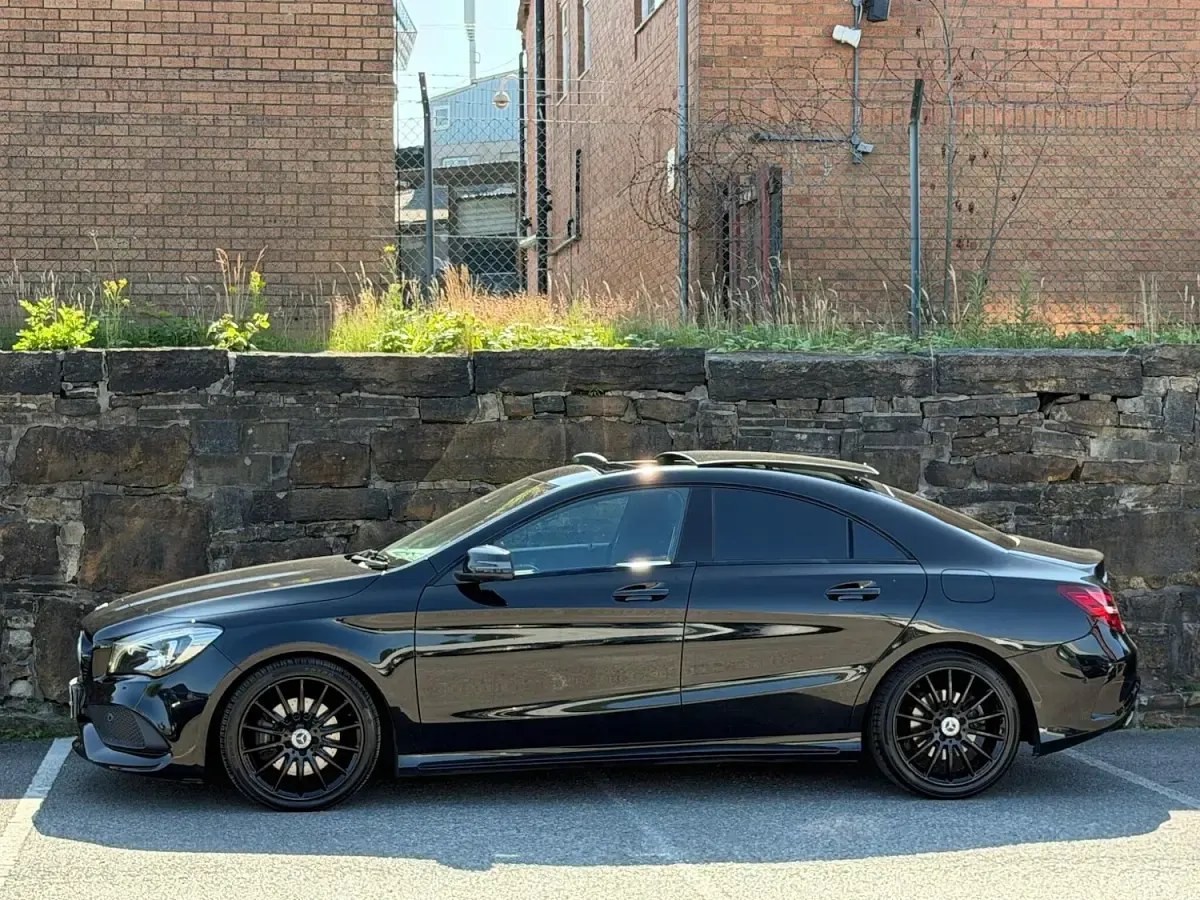 Used Mercedes CLA220 AMG line 170 HP (125 kW) 2019 Black Coupe