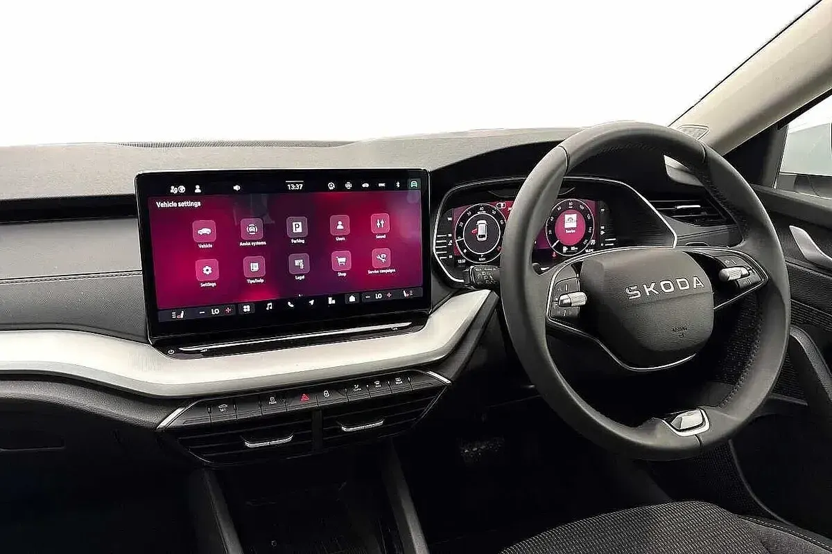 Begagnad Skoda Octavia SE Technology 85 HK (62 kW) 2025 Vit Kombi