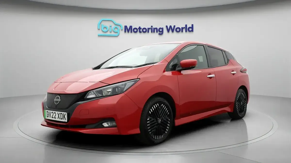 Used Nissan Leaf N-Connecta 2022 Red Hatchback
