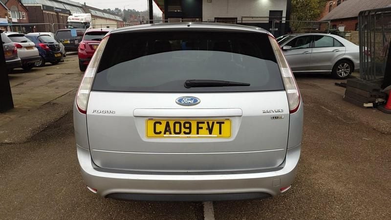 Used Ford Focus Zetec 116 HP (85 kW) 2009 Silver Estate