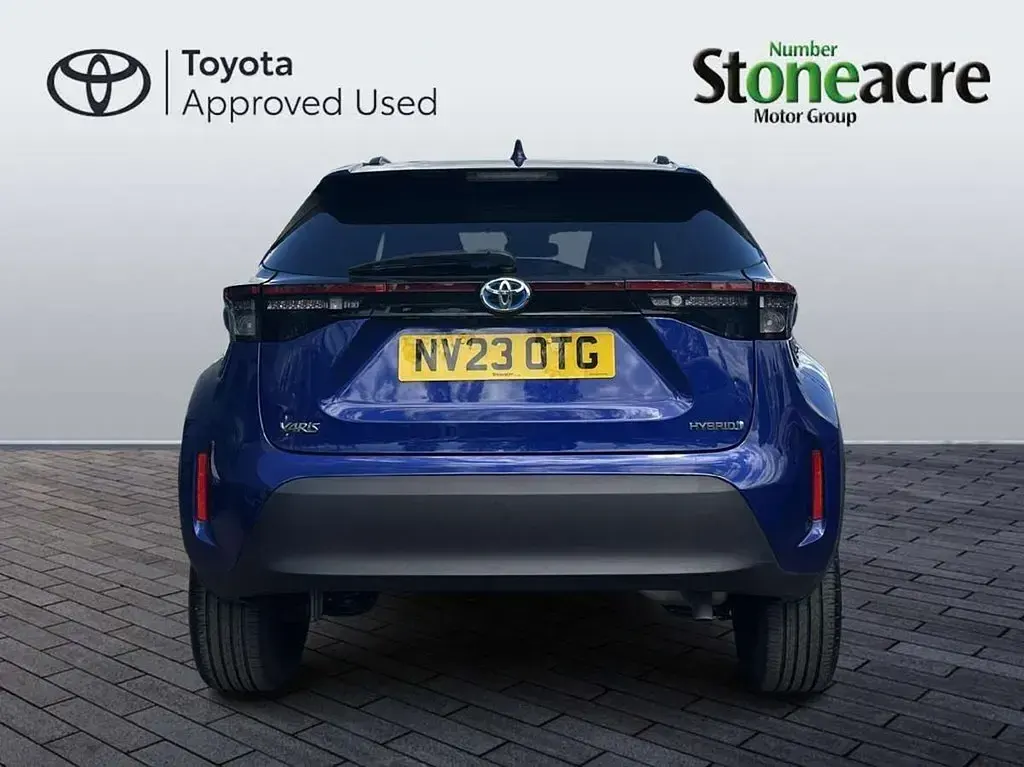 Used Toyota Yaris Cross Design 113 HP (83 kW) 2023 Blue SUV